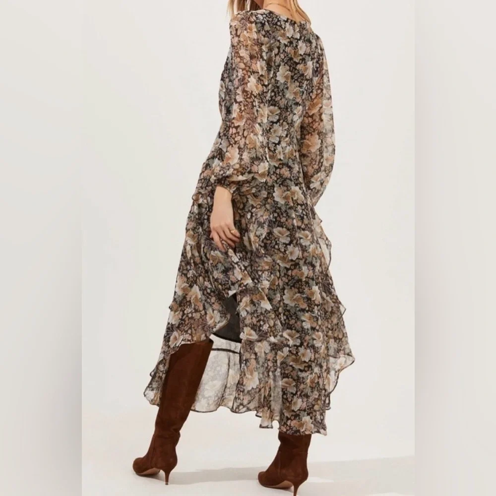 ASTR the Label Raleigh Midi Dress in Black Multi Floral, Size S